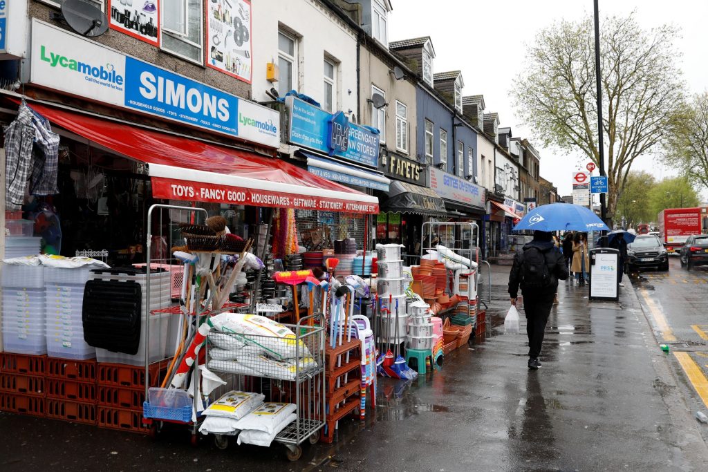 Levelling up should focus on giving communities new powers and making ‘left behind’ neighbourhoods better places to live, says new report